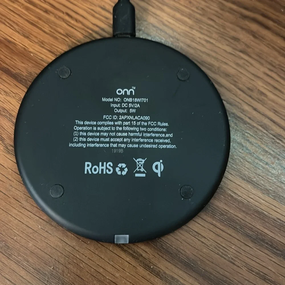 NWOT ONN Wireless Phone Charger 2 pc Circle & Cord Model No. ONB18WI701 DC 5V/2A